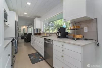 372 Octopus Avenue, Ocean Shores, WA 98569 - Photo 10