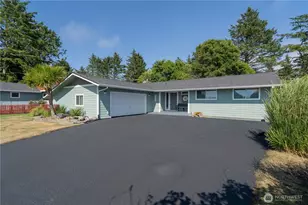 372 Octopus Ave, Ocean Shores, WA 98569 - Photo 1