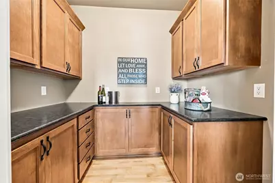 5601 48th Avenue E, Tacoma, WA 98443 - Photo 10