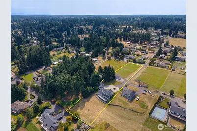 5601 48th Avenue E, Tacoma, WA 98443 - Photo 2
