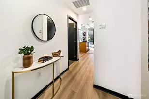 2716 Elliott Ave, Seattle, WA 98121 - Photo 16