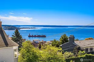 160 Highland Dr, Seattle, WA 98109 - Photo 38