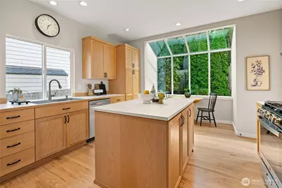 4018 249th Avenue SE, Sammamish, WA 98029 - Photo 2
