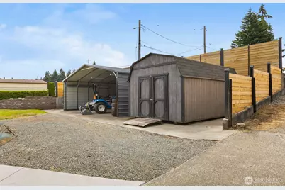 5401 47th Avenue E, Tacoma, WA 98443 - Photo 2