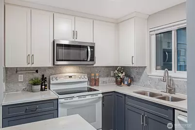 10053 NE 138th Place #F5, Kirkland, WA 98034 - Photo 4