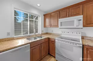 11708 Admiralty Way, Everett, WA 98204 - Photo 2