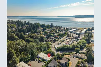 1027 S 230th Street #301, Des Moines, WA 98198 - Photo 1