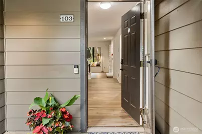 1819 N 107th Street #103, Seattle, WA 98133 - Photo 2