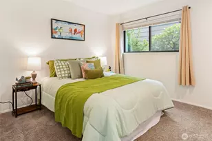 1819 N 107th St, Seattle, WA 98133 - Photo 18