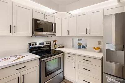 1819 N 107th Street #103, Seattle, WA 98133 - Photo 4