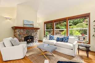 8387 NE Sumanee Pl, Bainbridge Island, WA 98110 - Photo 4