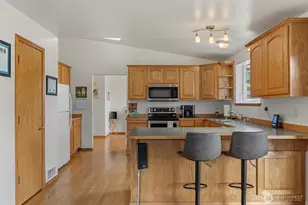 180 Kowntee St, Camano Island, WA 98282 - Photo 18