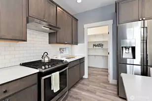 4913 NE 1st St, Renton, WA 98059 - Photo 10