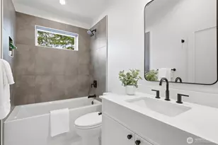 9725 Evanston Ave N, Seattle, WA 98103 - Photo 18