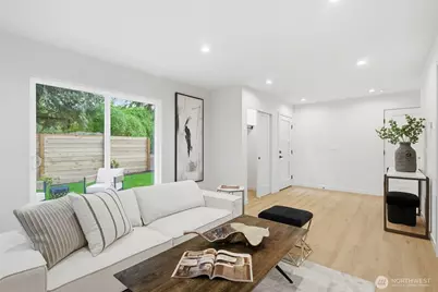 9725 Evanston Avenue N, Seattle, WA 98103 - Photo 32