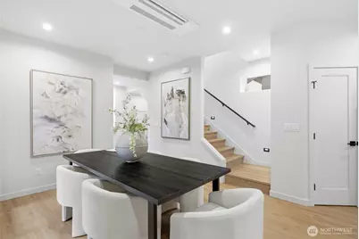 9725 Evanston Avenue N, Seattle, WA 98103 - Photo 14