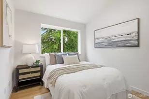 9725 Evanston Ave N, Seattle, WA 98103 - Photo 16