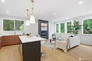 9725 Evanston Ave N, Seattle, WA 98103 - Photo 12