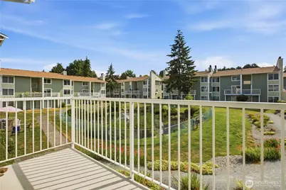 22240 24th Avenue S #E38, Des Moines, WA 98198 - Photo 18