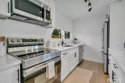 22240 24th Avenue S #E38, Des Moines, WA 98198 - Photo 14