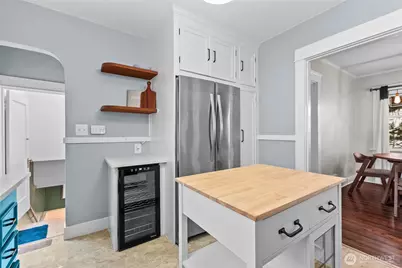 731 N 80th Street, Seattle, WA 98103 - Photo 8