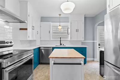 731 N 80th Street, Seattle, WA 98103 - Photo 6