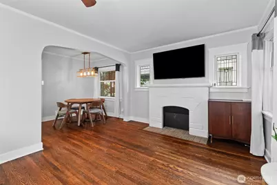 731 N 80th Street, Seattle, WA 98103 - Photo 4