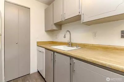 15280 Macadam Road S #E104, Tukwila, WA 98188 - Photo 6