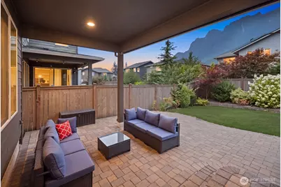 356 Vaughan Boulevard NE, North Bend, WA 98045 - Photo 2