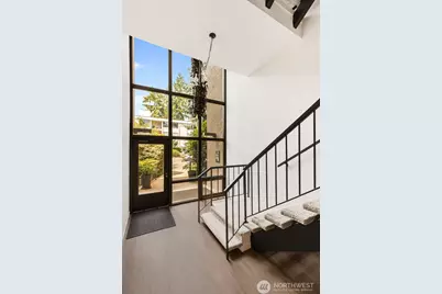 9901 NE 4th Street #1, Bellevue, WA 98004 - Photo 4