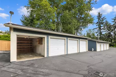 11901 93rd Avenue NE #B205, Kirkland, WA 98034 - Photo 14