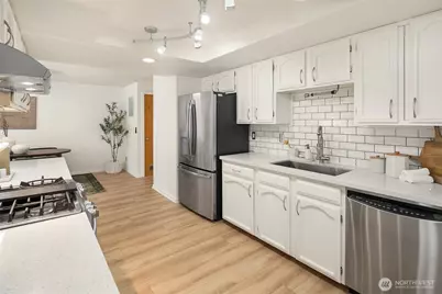 11901 93rd Avenue NE #B205, Kirkland, WA 98034 - Photo 10