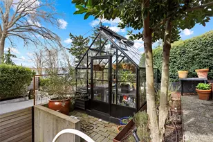 919 6th St W, Kirkland, WA 98033 - Photo 32
