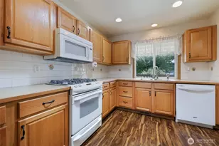 10732 Tucannon Ct SE, Yelm, WA 98597 - Photo 6