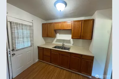 3915 Burwell Street, Bremerton, WA 98312 - Photo 4