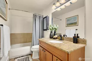 1717 5th Ave N, Seattle, WA 98109 - Photo 14
