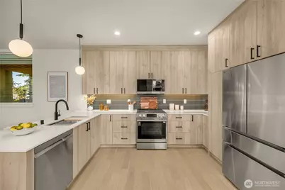 14338 Bagley Avenue N #B, Seattle, WA 98133 - Photo 6