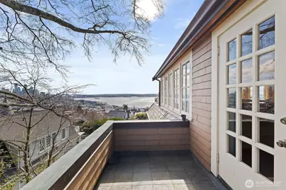 604 W Kinnear Place, Seattle, WA 98119 - Photo 6