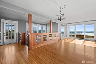 604 W Kinnear Place, Seattle, WA 98119 - Photo 8