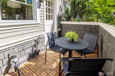 1613 21st Avenue #B, Seattle, WA 98122 - Photo 10