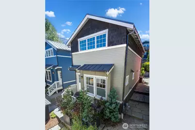 1613 21st Avenue #B, Seattle, WA 98122 - Photo 2
