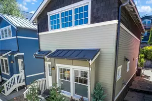 1613 21st Ave, Seattle, WA 98122 - Photo 2