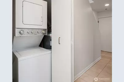 535 Summit Avenue E #403, Seattle, WA 98102 - Photo 16