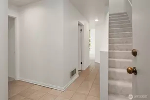 535 Summit Ave E, Seattle, WA 98102 - Photo 6