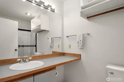 535 Summit Avenue E #403, Seattle, WA 98102 - Photo 8