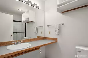 535 Summit Ave E, Seattle, WA 98102 - Photo 8