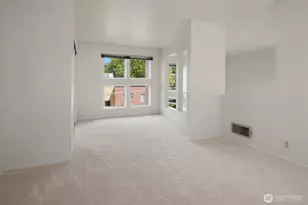 535 Summit Ave E, Seattle, WA 98102 - Photo 18