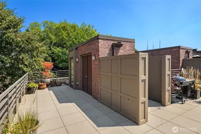 429 13th Avenue E, Seattle, WA 98102 - Photo 24