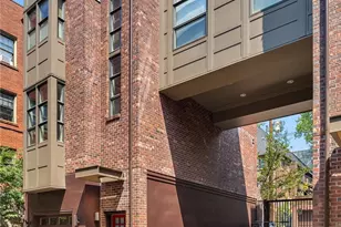 429 13th Ave E, Seattle, WA 98102 - Photo 1