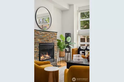 429 13th Avenue E, Seattle, WA 98102 - Photo 8